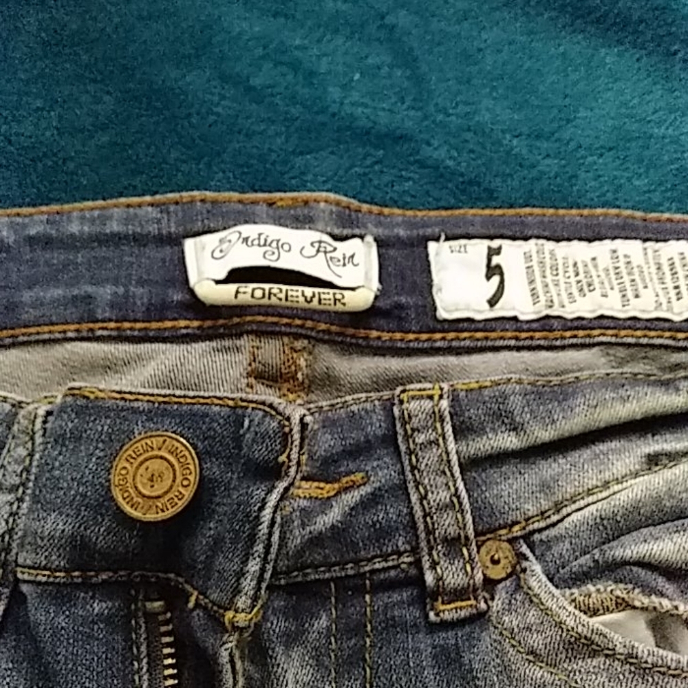 Denim shorts - Picture 2 of 3
